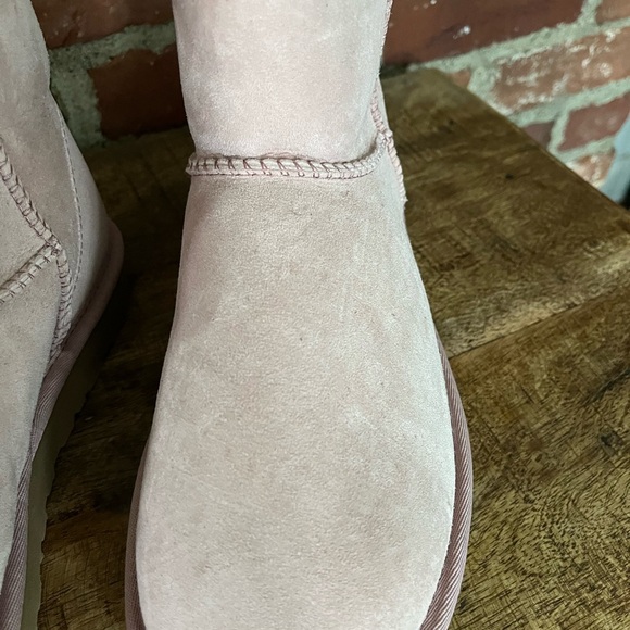UGGs, mini light pink new with tags - Picture 8 of 13